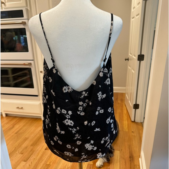 Heartloom Black/Cream Floral Cami NWT - Picture 2 of 9